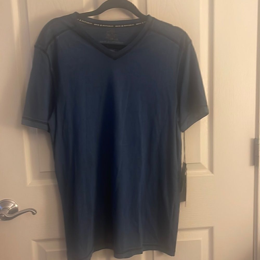 Rock n republic V-neck tee midnight blue size medium new with tag